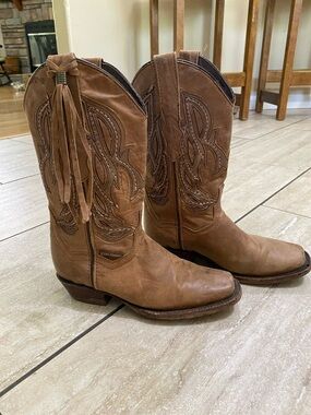 Women's Tan Leather Tassel Western Heeled Boots